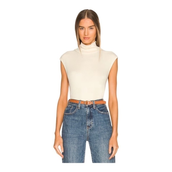 NEW LNA Nessy Sleeveless Top Turtleneck Thermal High Low Hemline In Cloud Cream - Picture 2 of 5